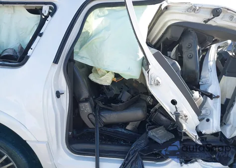 2010 Ford Expedition El Limited из США, поврежденный, VIN 1FMJK2A50AEB70301